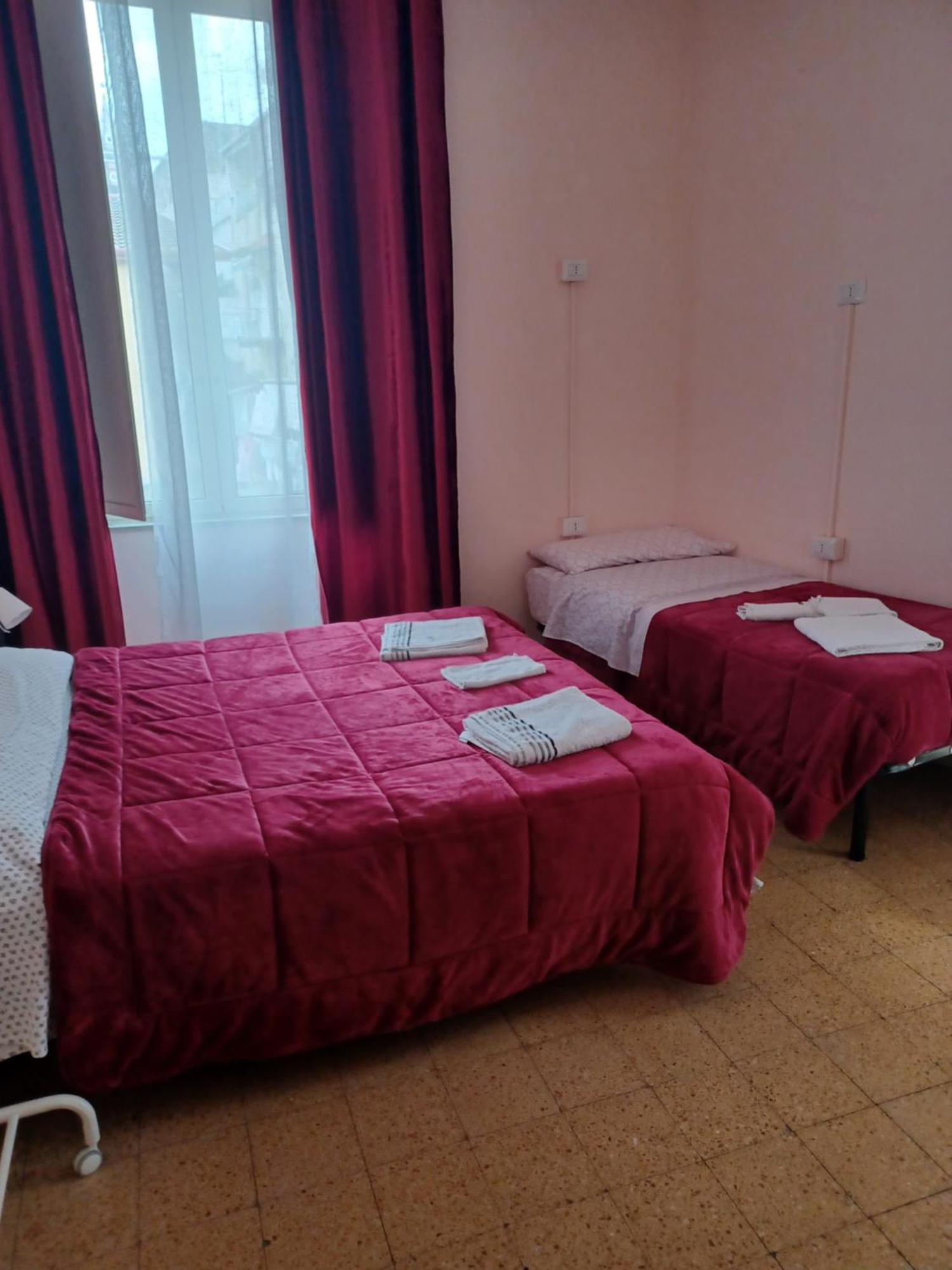 B&B Appartamenti Napoli Exteriör bild